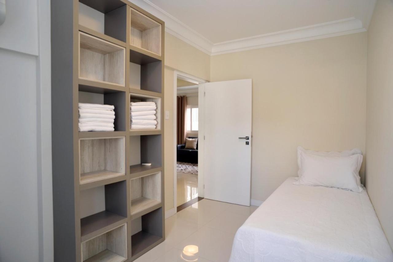 Frente Mar Pe Na Areia, Na Av Atlantica Apartment Balneário Camboriú Екстериор снимка